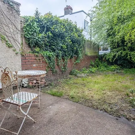 Spacious, 3 Bed House, Wi-fi, Long Term Discounts Apartment Bristol