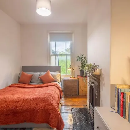Spacious, 3 Bed House, Wi-fi, Long Term Discounts Bristol